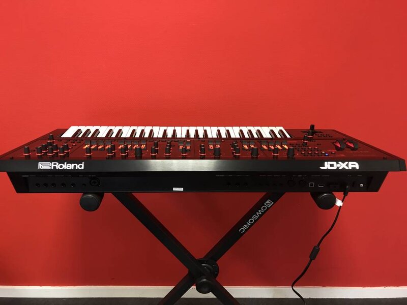 ROLAND JDXA synthesizer (jong gebruikt)