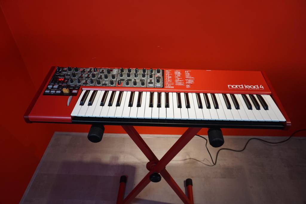 Lead 4 (jong gebruikt)