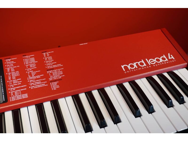 NORD Lead 4 (jong gebruikt)