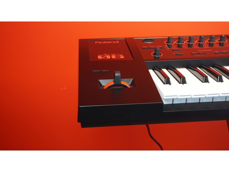 ROLAND FA06 (gebruikt)