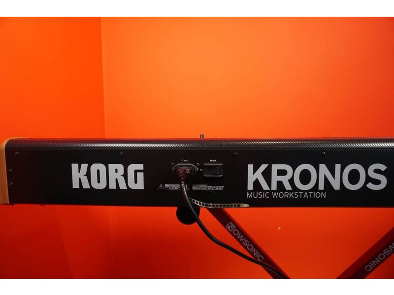 KORG Kronos v2 88 (Jong Gebruikt)