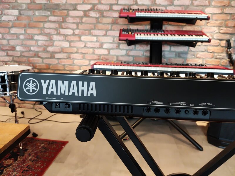 Yamaha CK61 (jong gebruikt)