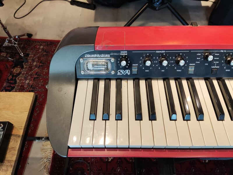 KORG SV1 red edition 73 (gebruikt)