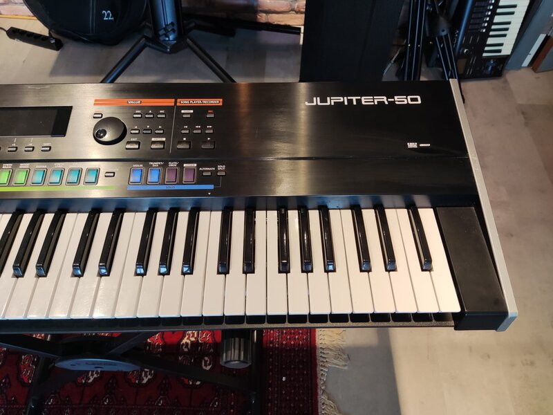 ROLAND  Jupiter 50 (jong gebruikt)