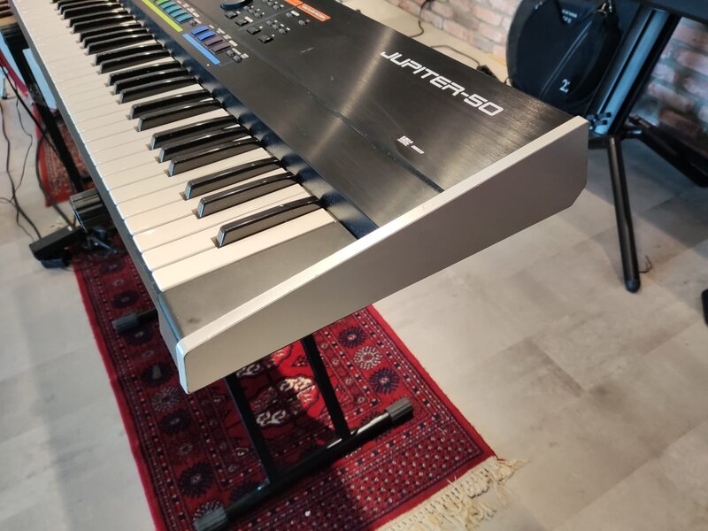 ROLAND  Jupiter 50 (jong gebruikt)