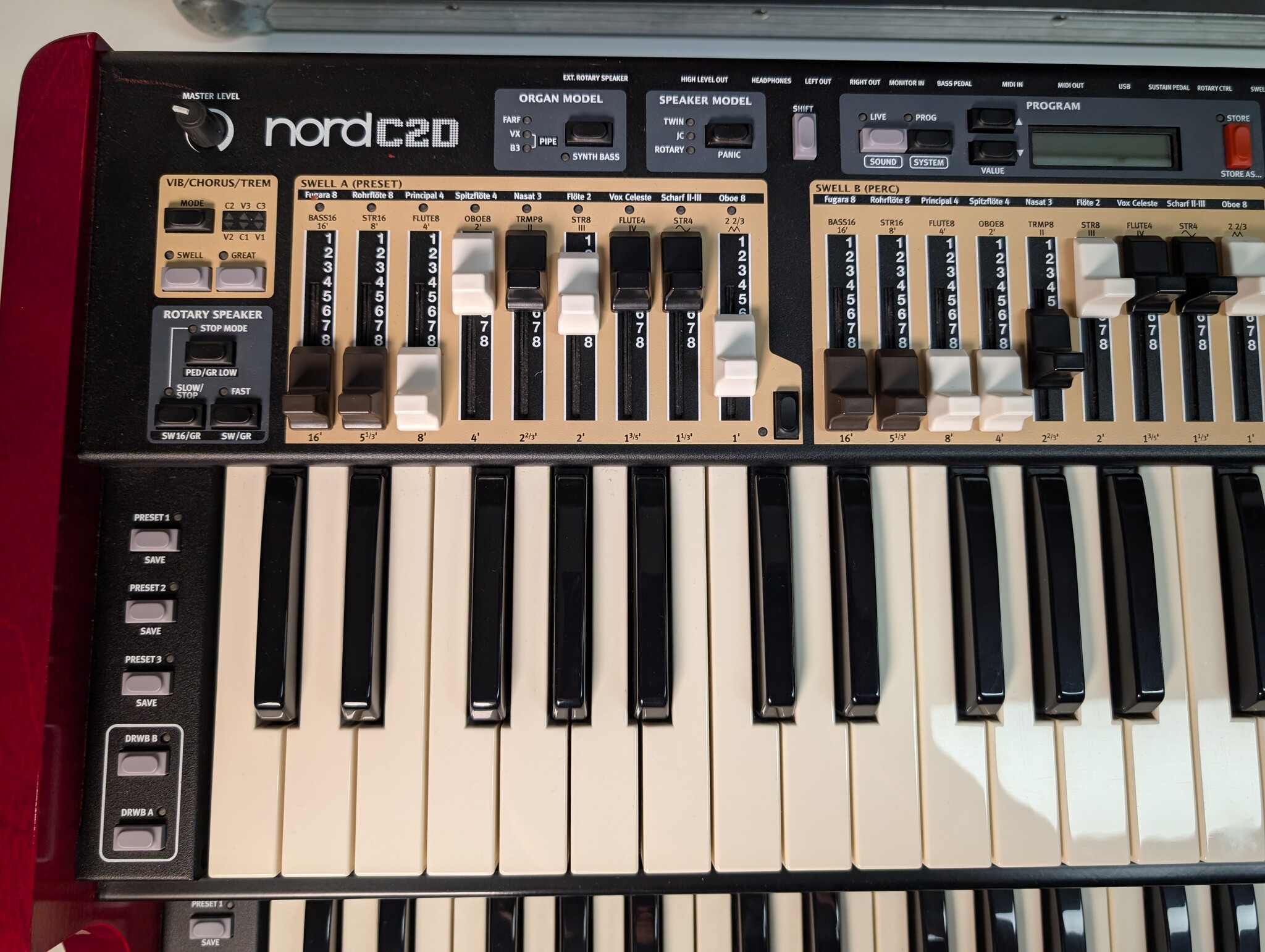 Nord Organ C2D in perfecte staat