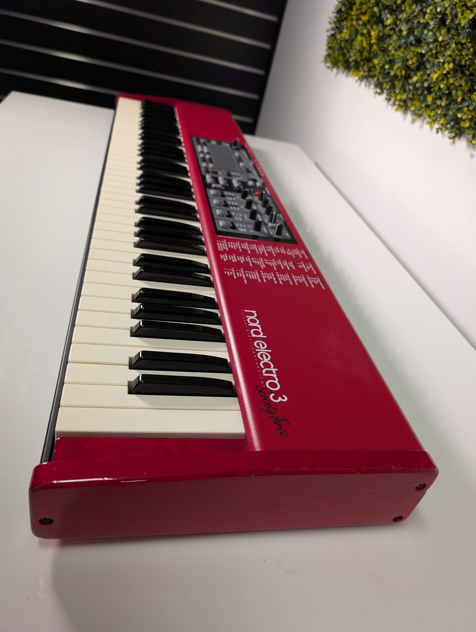 Nord Electro 3 73