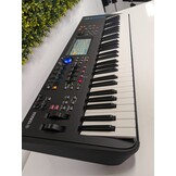 Yamaha Modx6+ 1 maand oud