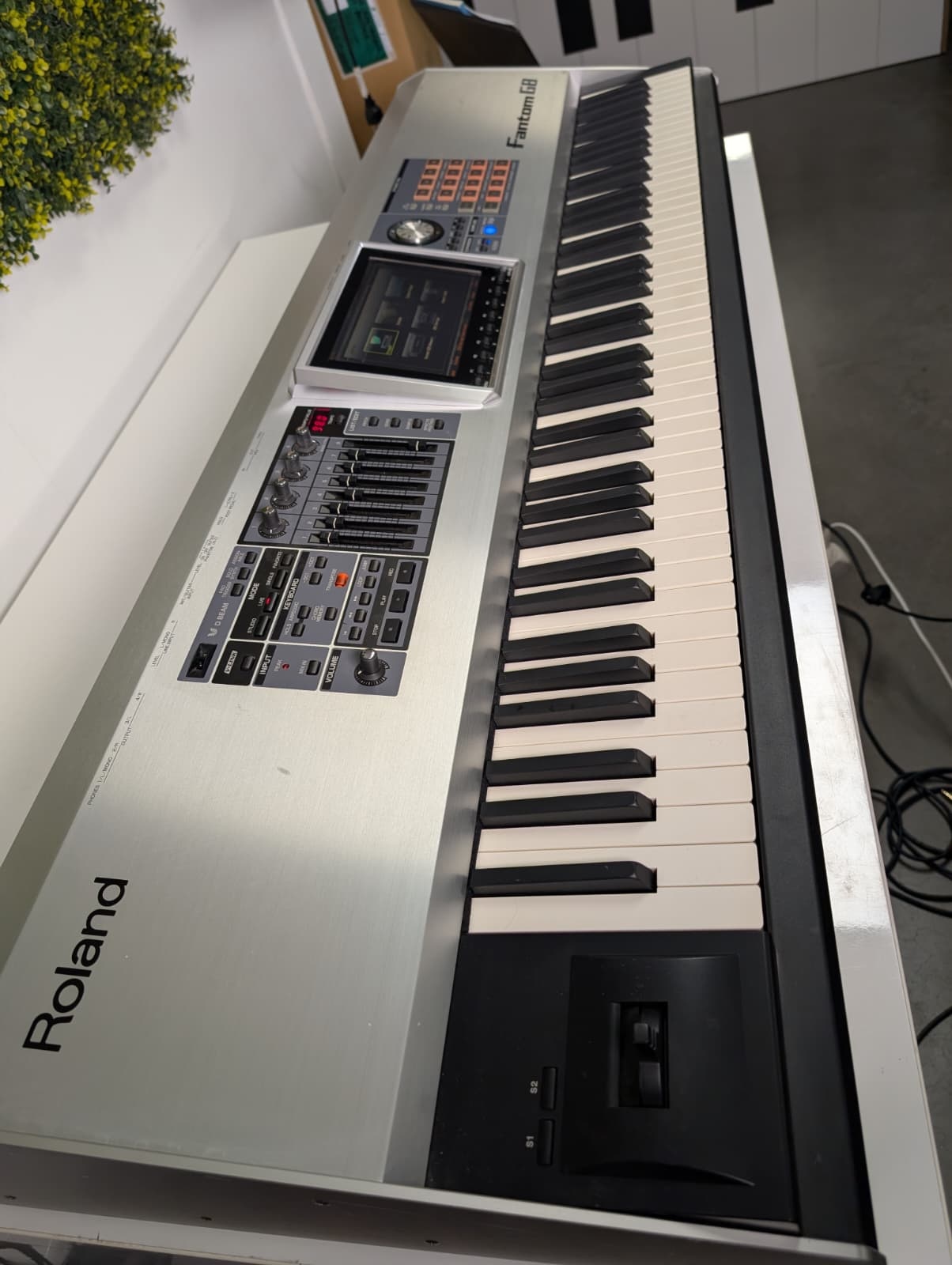 De Roland Fantom G8 tweedehands