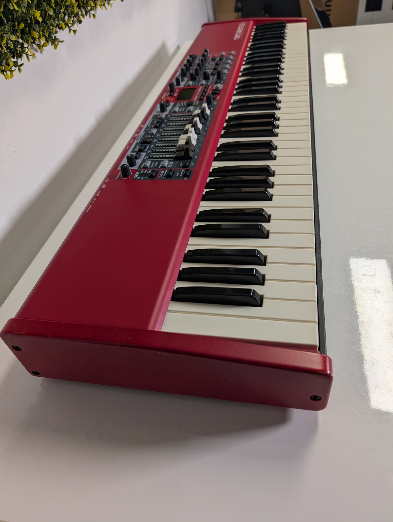 Nord Electro 6D 73 - Tweedehands Model Zeer goede staat