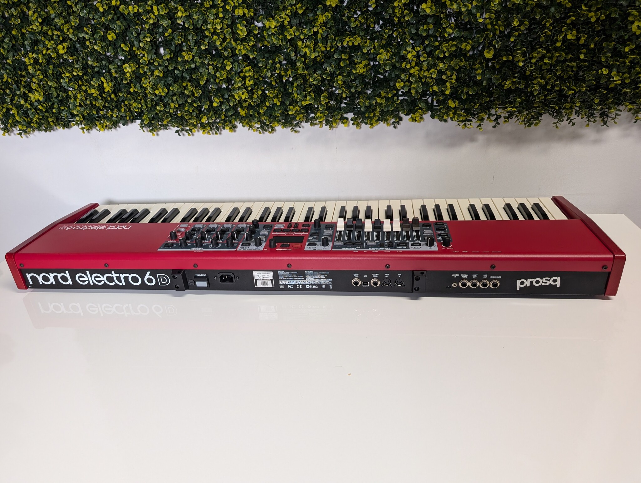Nord Electro 6D 73 - Tweedehands Model Zeer goede staat