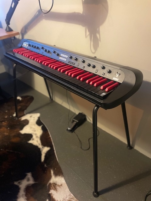 LIMITED Edition Korg SV1 73