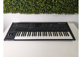 Yamaha Motif XF6 Synthesizer Workstation