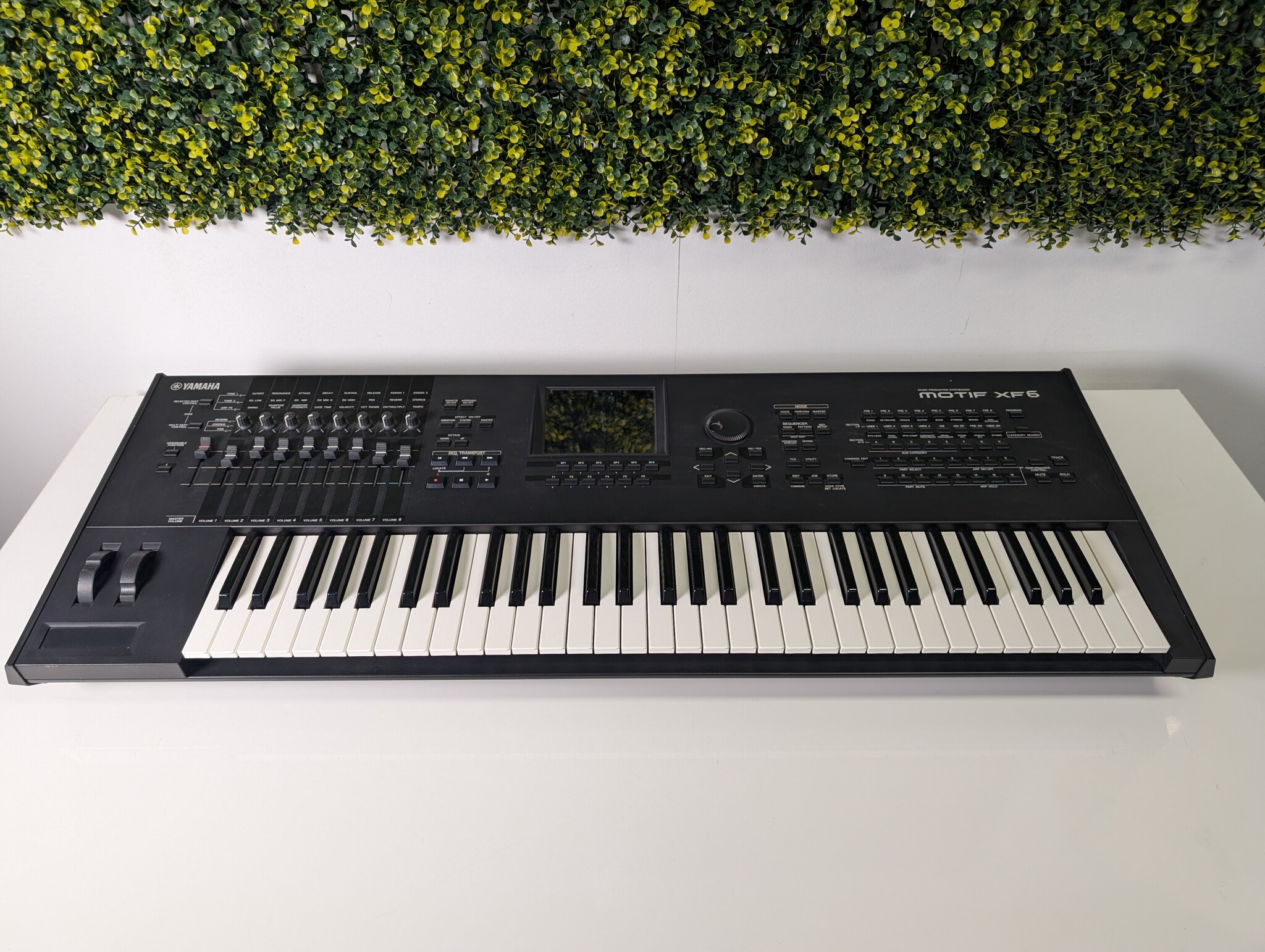 Yamaha Motif XF6 Synthesizer Workstation