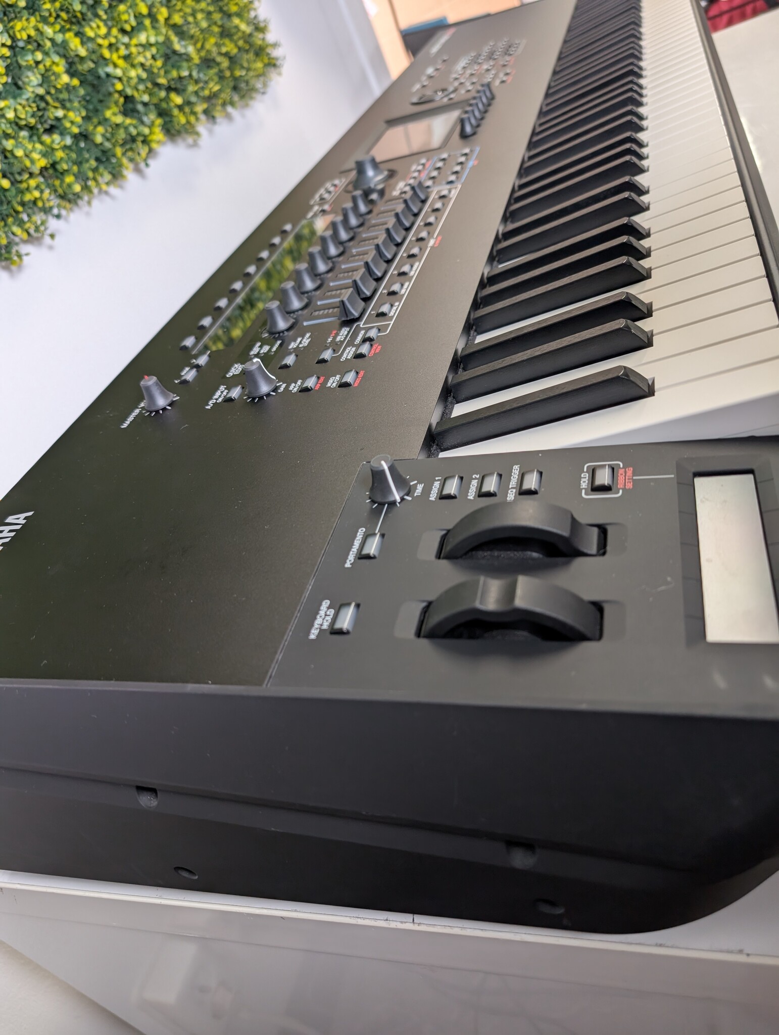 Yamaha MONTAGE M8x 88 Jong gebruikt, Op voorraad (direct leverbaar) + Gator flightcase  + Pedaal