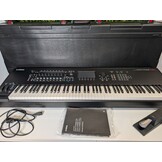Yamaha MONTAGE M8x 88 Jong gebruikt, Op voorraad (direct leverbaar) + Gator flightcase  + Pedaal
