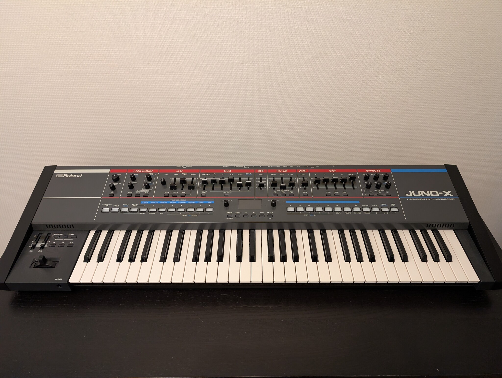 Roland Juno X + gratis JD800 Expansion Pack (twv €160)