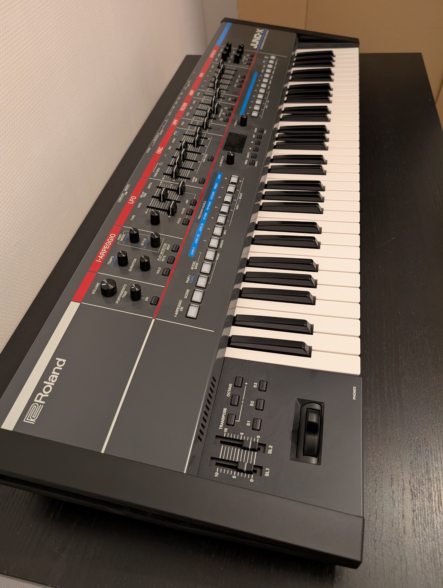 Roland Juno X + gratis JD800 Expansion Pack (twv €160)