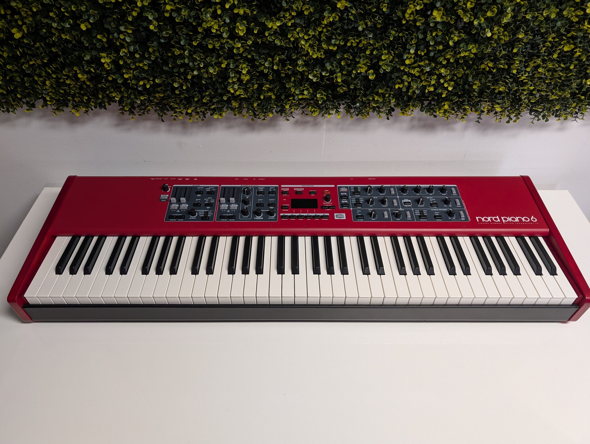 Clavia Nord Piano 6 73 Actie!