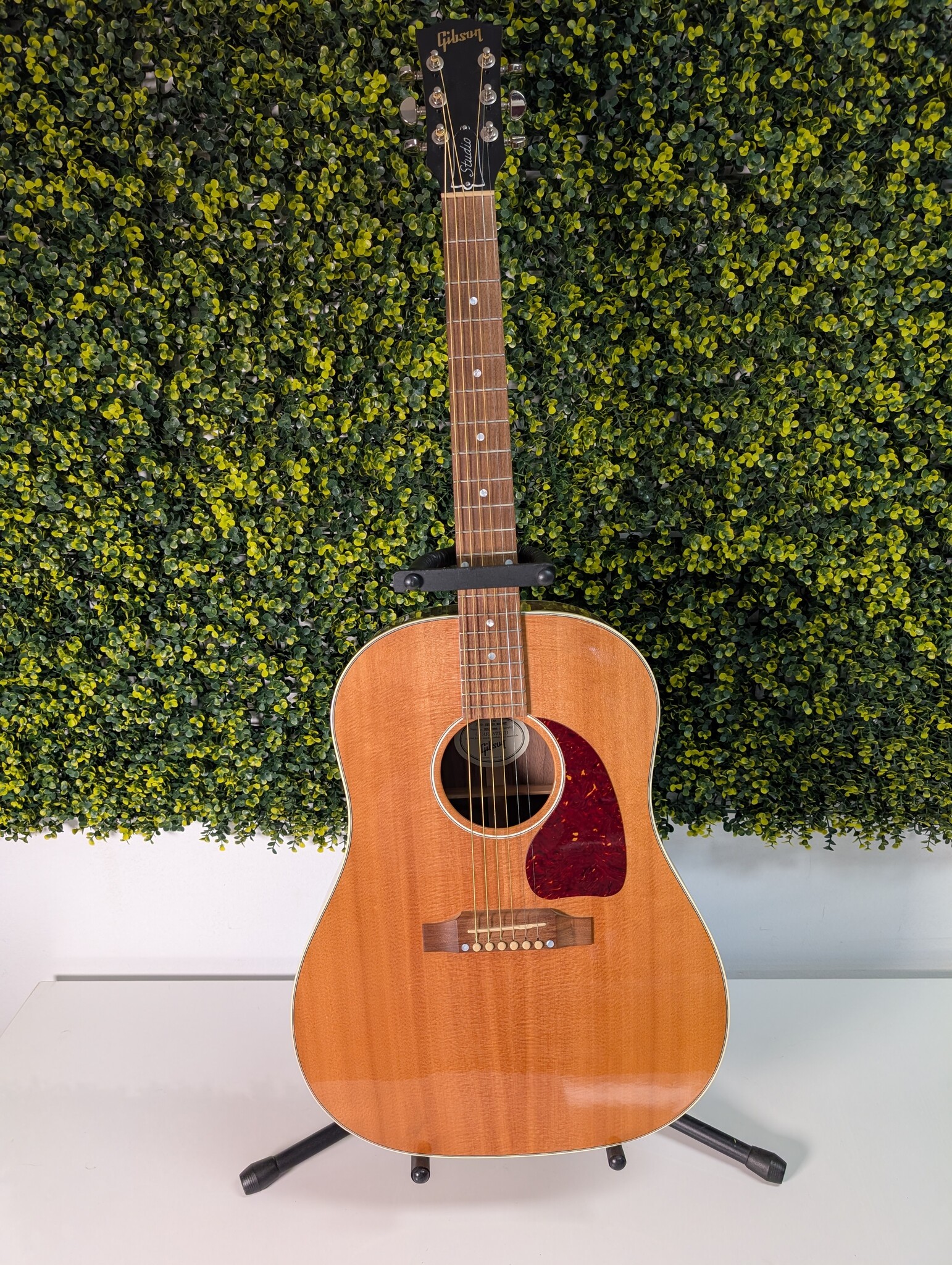 Let op Actie! Gibson J-45 Studio Walnut Akoestische Gitaar
