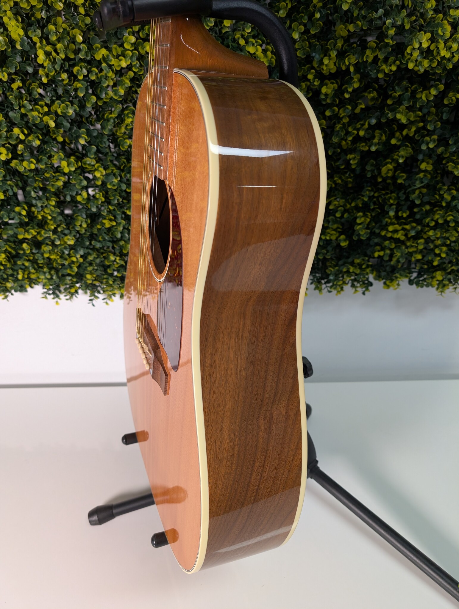 Let op Actie! Gibson J-45 Studio Walnut Akoestische Gitaar