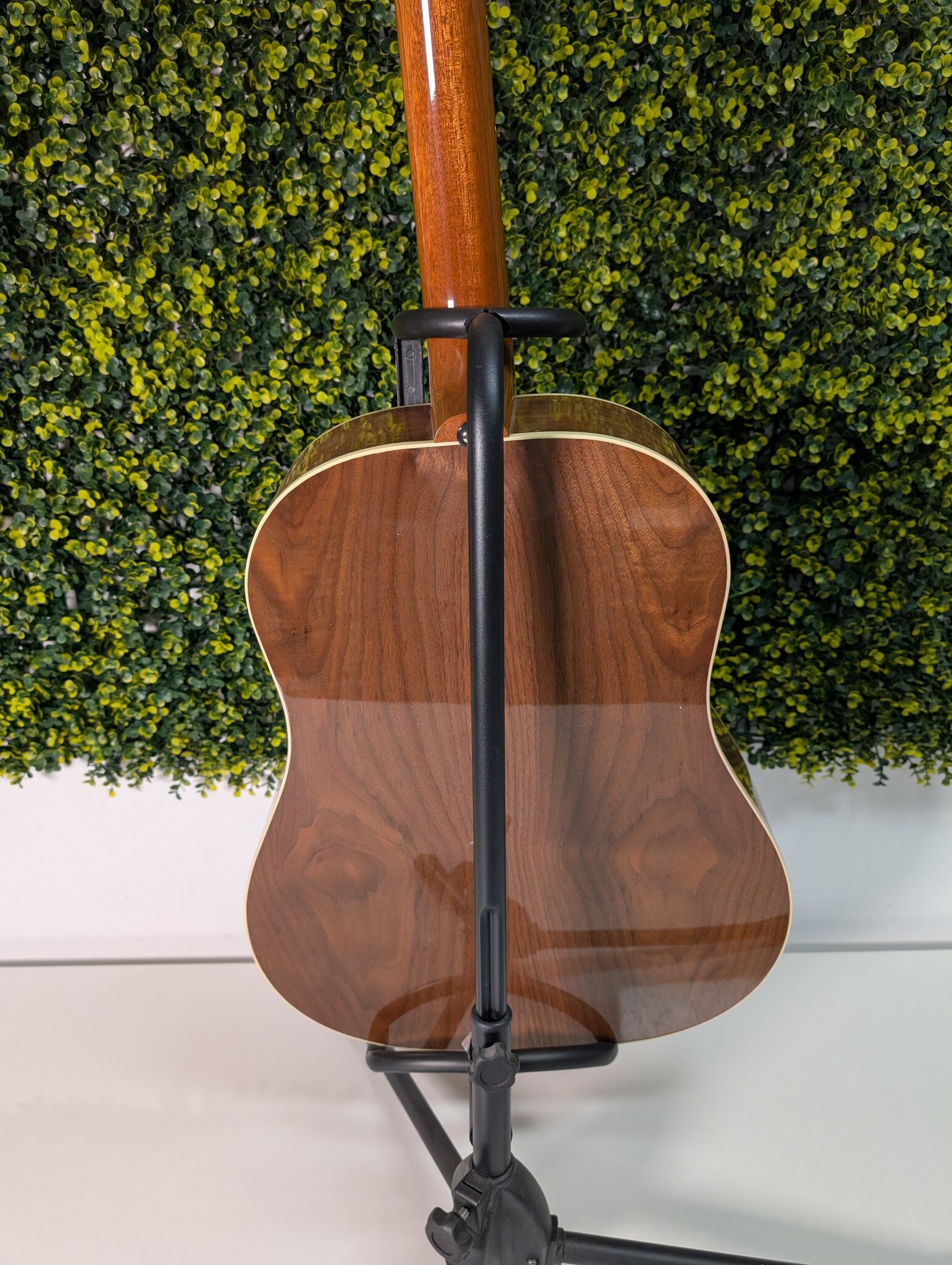 Let op Actie! Gibson J-45 Studio Walnut Akoestische Gitaar