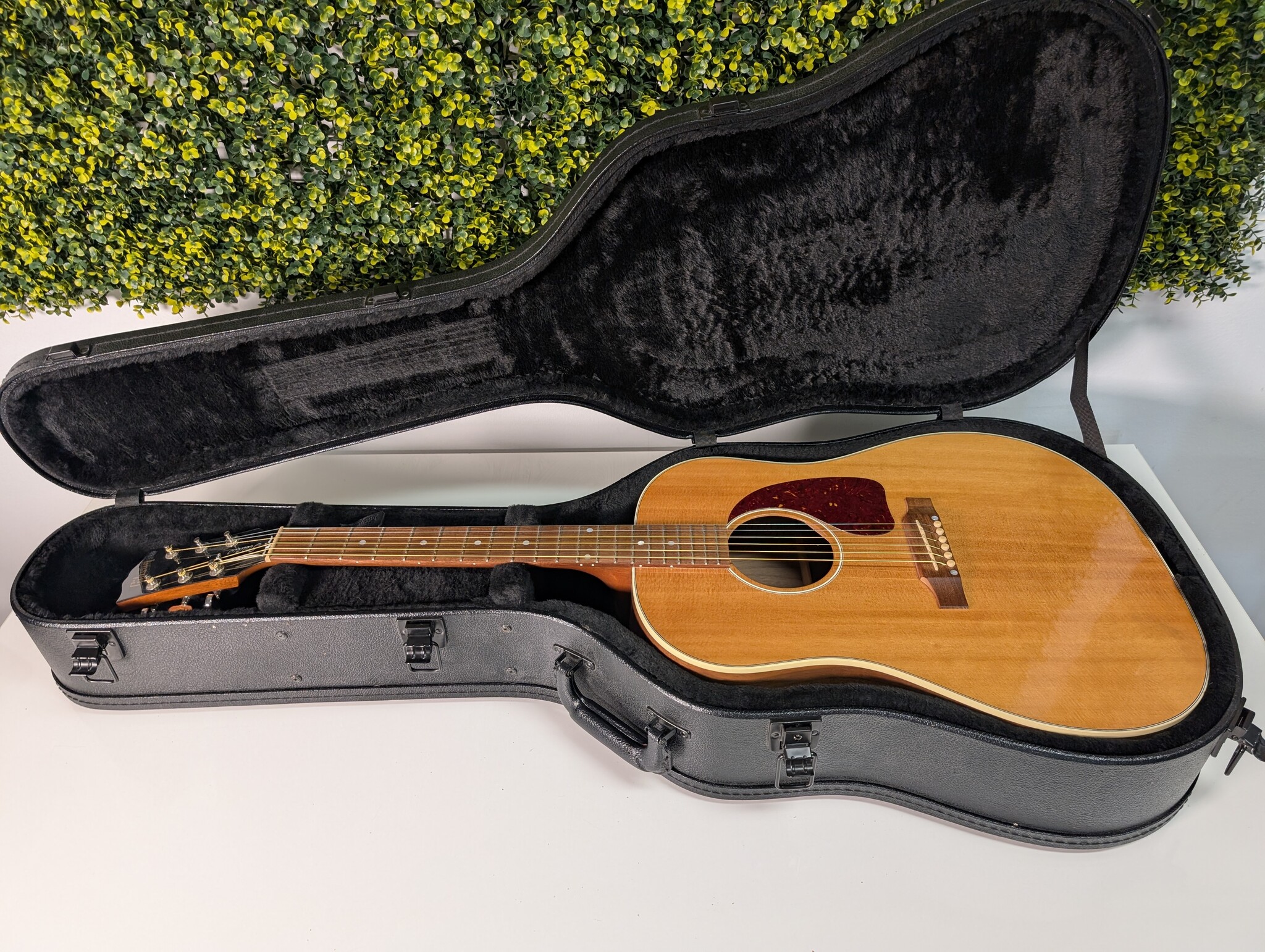 Let op Actie! Gibson J-45 Studio Walnut Akoestische Gitaar