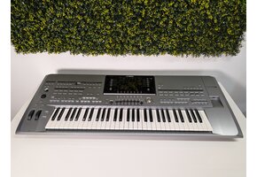 Yamah Tyros 5 Aanbieding met Gratis Yamaha stand
