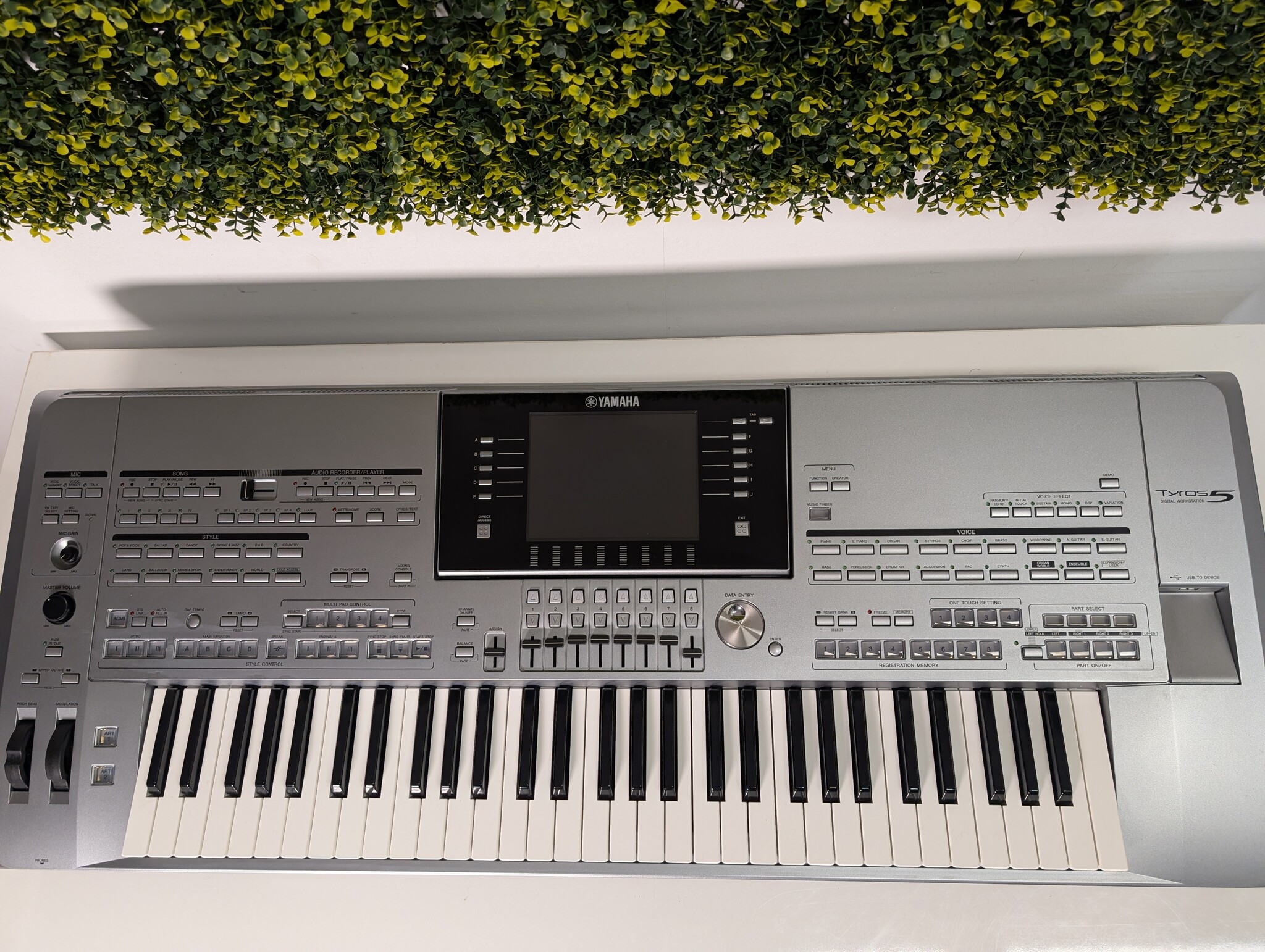 Yamah Tyros 5 Aanbieding met Gratis Yamaha stand