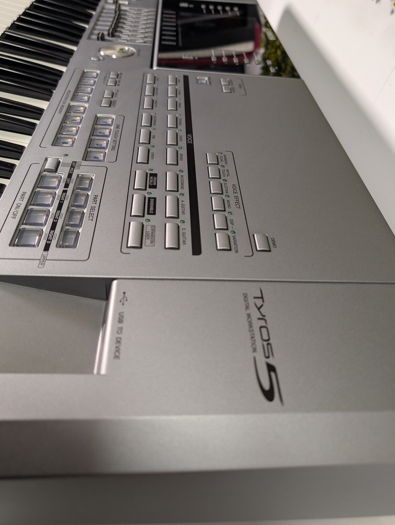 Yamah Tyros 5 Aanbieding met Gratis Yamaha stand