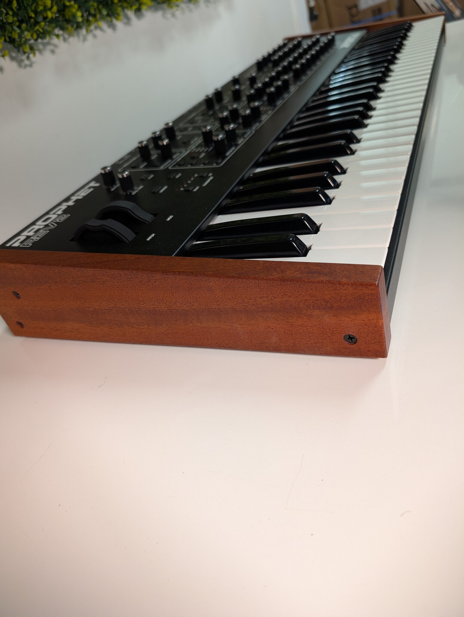 Sequential Prophet REV2 8 voice