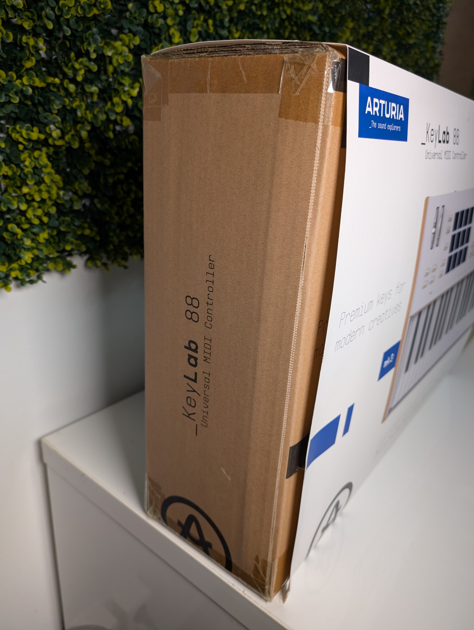 Arturia KeyLab 88 Mk3 B stock
