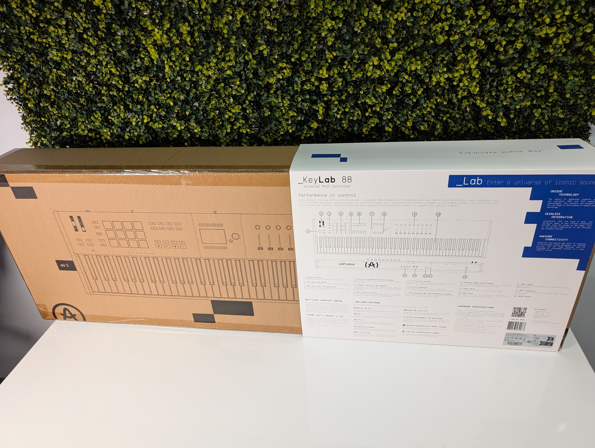 Arturia KeyLab 88 Mk3 B stock