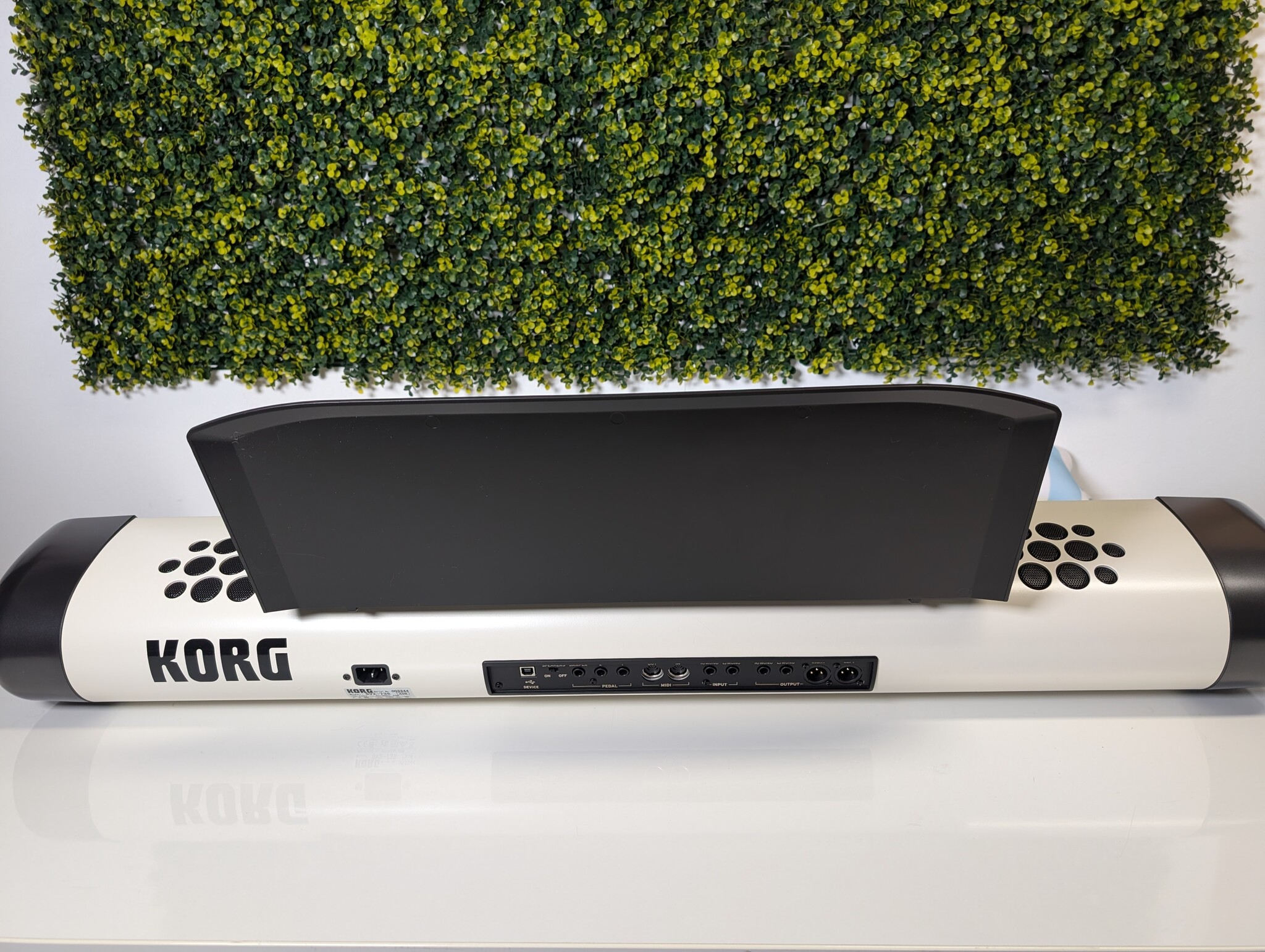 Zomerdeal ! Korg SV2 73 Combi Jong Gebruikt