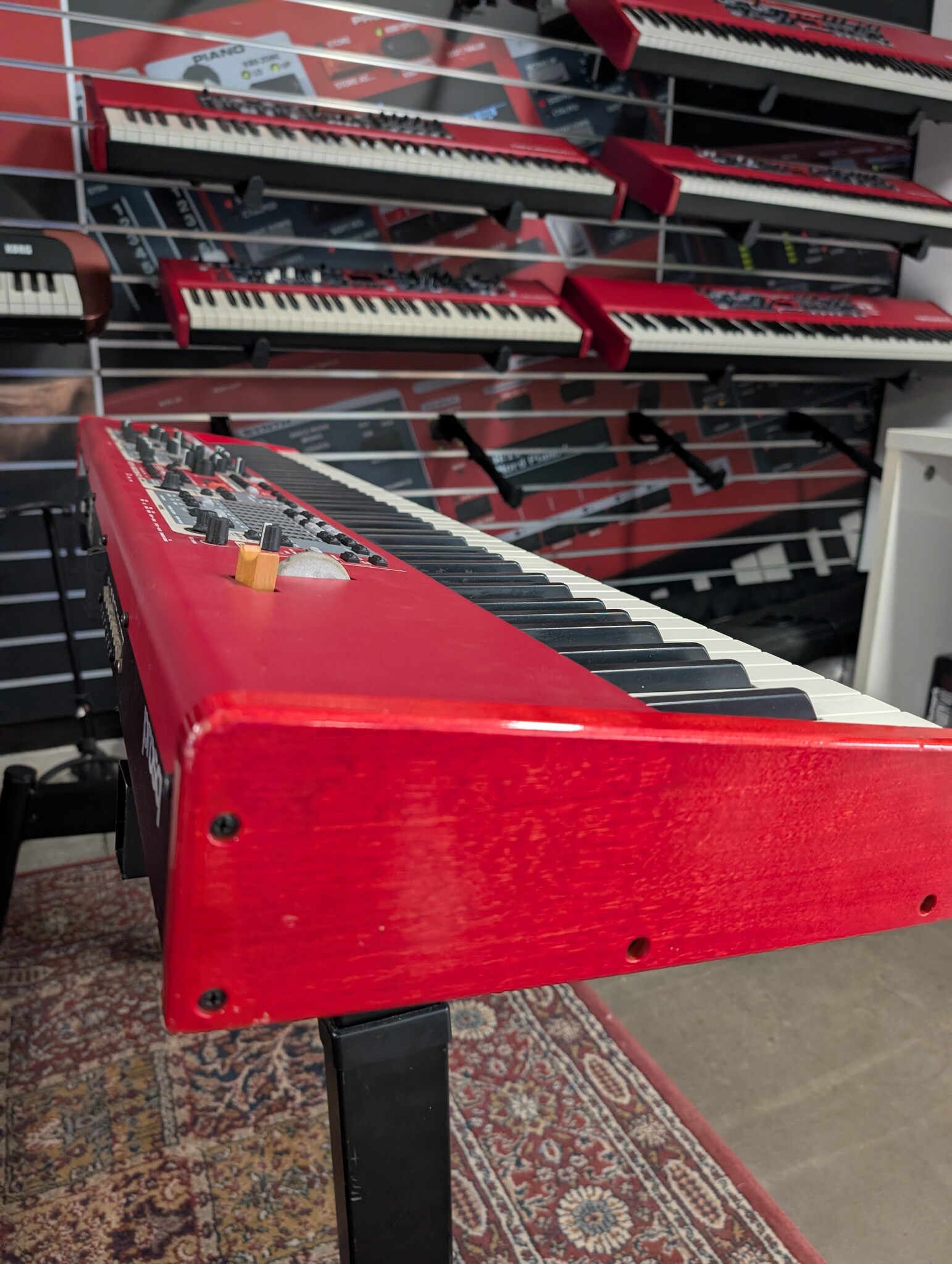 1x Nord Stage 2 88 Toetsen Synthesizer/Stage Piano
