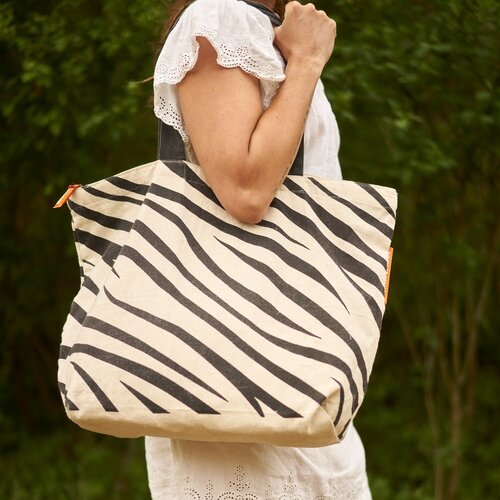 NoMorePlastic Shopper aus wiederverwerteter Bettwäsche - Zebra