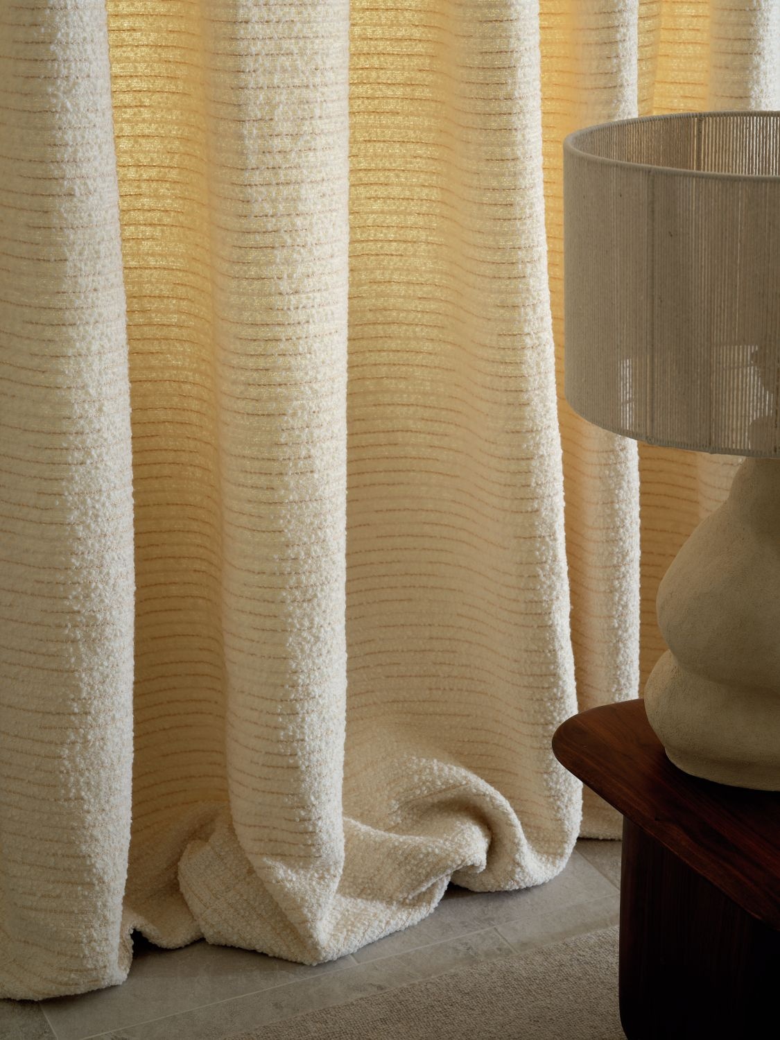 Slepende gordijnen bij De Mooiste Muren in Haarlem