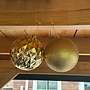 HEM HEM Grote Kerstballen Set – 6 Stuks Ø14 cm – Goud en Groen met Glitter – Luxe Kerstversiering voor Plafond of Etalage HEM HEM Grote Kerstballen Set – 6 Stuks Ø14 cm – Goud en Groen met Glitter – Luxe Kerstversiering voor Plafond of Etalage