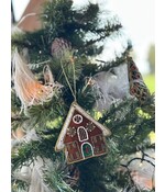 HEM Gingerbreadhouse Kerstornament - Kerstballen - Kersthanger Gingerbreadhouse - Kerstversiering - Gingerbreadhouse kerstversiering - 10.5 cm