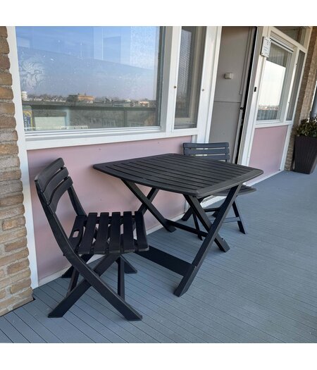 HEM Balkonset - Tuinmeubelset - 3-delig - Weerbestendig & Inklapbaar - Kunststof Bistroset - Tafel & 2 Stoelen - Compact, Stevig & Onderhoudsvrij - Antraciet