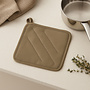 HEM HEM Pannenlappen Taupe – Groot Formaat – 100% Katoen – Gevoerd met Polyester – Hittebestendig tot 250°C – Set van 2 – Keukenaccessoires