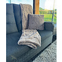 HEM HEM Imitatie Bont Plaid 130x160 cm met 2 Sierkussens – Zacht Polyester – Luxe Kussen en Plaid Set voor Bank of Fauteuil – Woondecoratie - Licht Bruin
