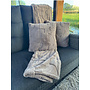 HEM HEM Imitatie Bont Plaid 130x160 cm met 2 Sierkussens – Zacht Polyester – Luxe Kussen en Plaid Set voor Bank of Fauteuil – Woondecoratie - Licht Bruin