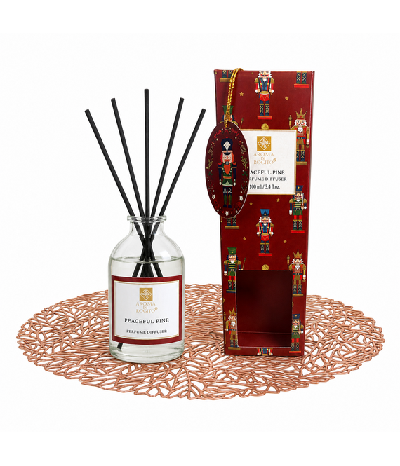 HEM HEM Geurstokjes Peaceful Pine 100 ml met Roségouden Placemat 38 cm - 5 Stokjes - Geurdiffuser - Huisparfum - Kerstdecoratie