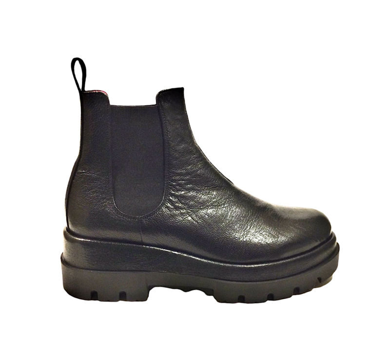 Le Babe 323 Black Leather Chelsea Boot