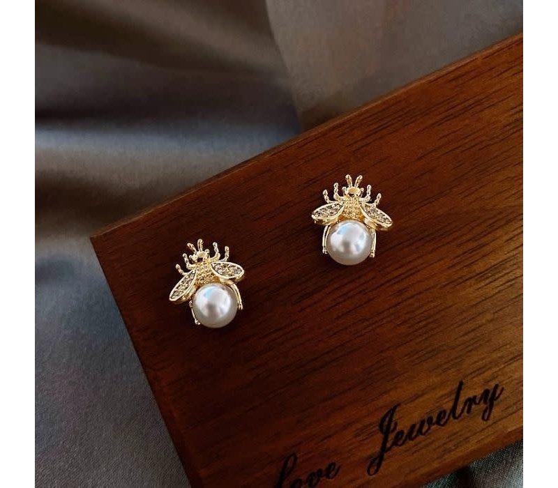 ER052 Ivory Bee Pearl Earrings
