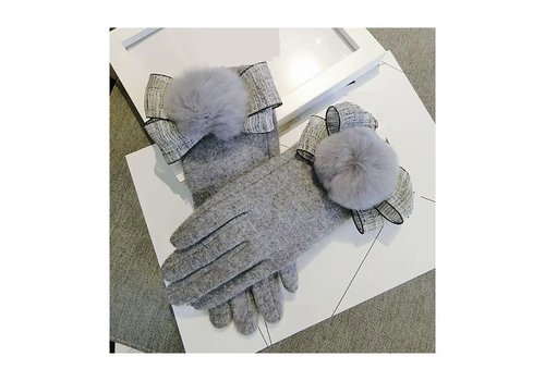 Peach Accessories HA235 Grey gloves with Pom Poms