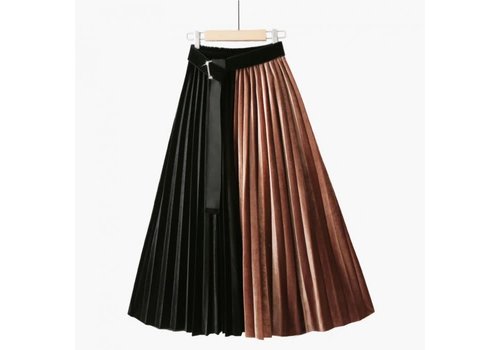 Peach Accessories SKI027 Pleated Velvet Skirt in Blk/Brown