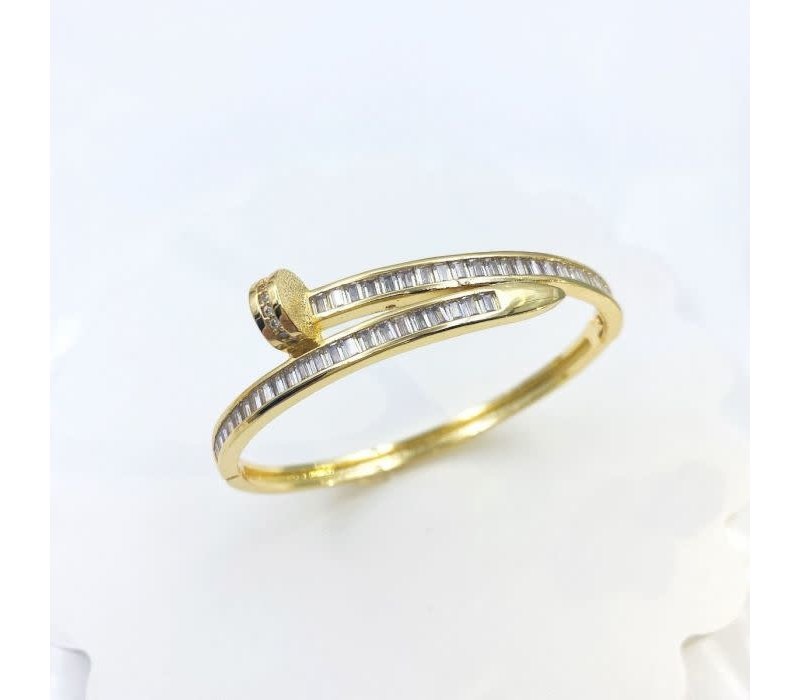 EUR172 clear Crystals bangle in Gold