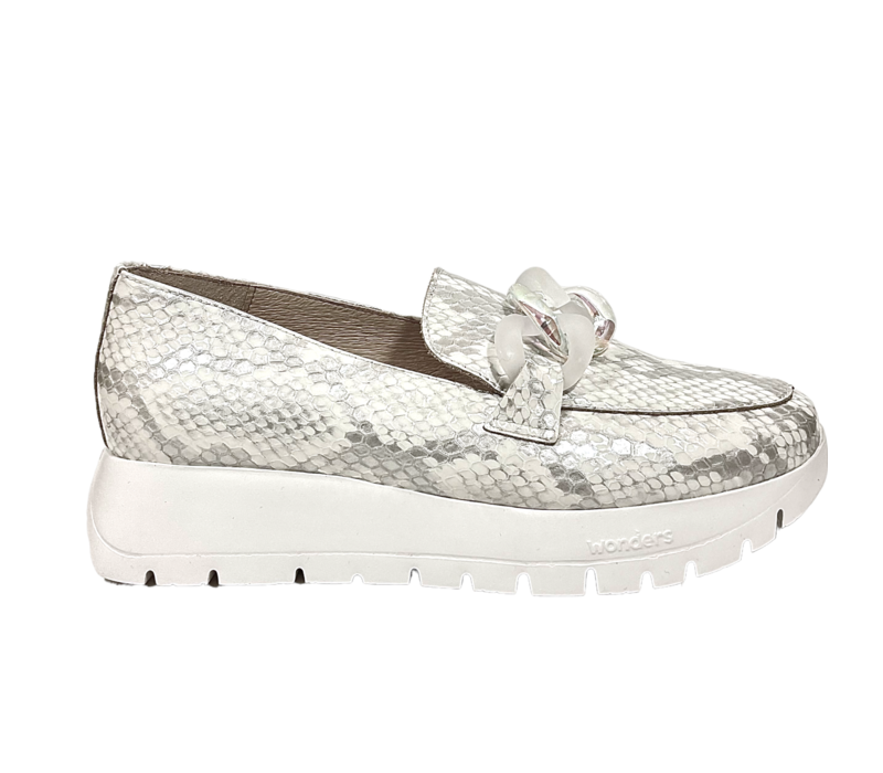 Wonders A-2444 Wht/Sil Croc Patent